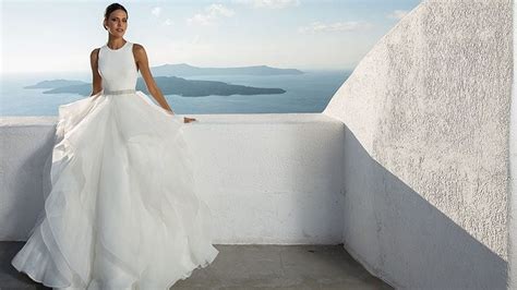 11 Beach Wedding Dresses For Your Special Day