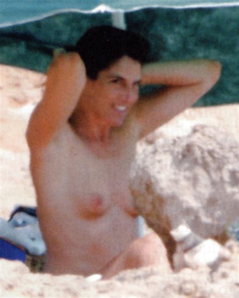 Sveva Sagramola Italian Journalist Naked On The Beach Porno Foto S