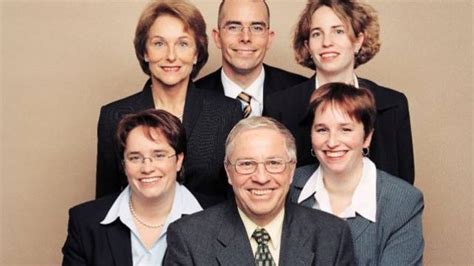 Beschreiben sie ihren vater mit drei eigenschaften. Blochers wurden seit Anfang Jahr um eine Milliarde reicher ...