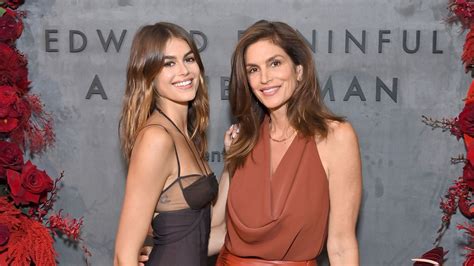 cindy crawford 57 twins with lookalike model daughter kaia gerber 22 and it s uncanny hello