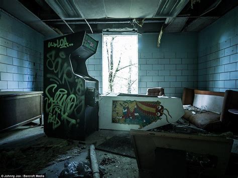 The Eerie World Of Abandoned Arcade Games Artofit