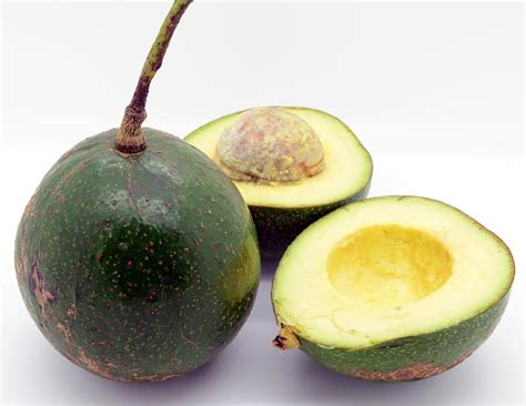 Avocado is colloquially known as the alligator pear because it reflects its shape and the with that said, it varies in weight, ranging from 8 ounces to 3 pounds depending upon the variety of avocado. Convert amounts of Avocados, raw natural, all commercial varieties