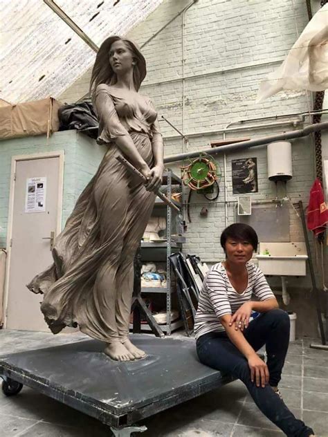 Flie End Weiche Skulpturen Von Luo Li Rong Realistische Frauenbildnisse