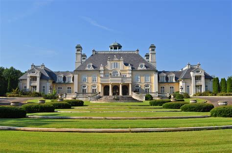 The Largest Estate in Birmingham, Alabama, Is up for Auction (And We’re