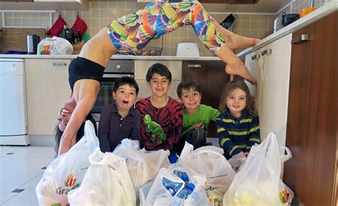 Devised by the best trainers in the world, we have workouts for every gym and home session to help build muscle, shift fat and develop fitness. American sexy Mom Jennifer Gelman Fitness Kids Workout ...