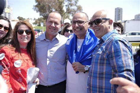 ניר צבי נירים נירית נמרוד נס הרים נס עמים נס ציונה נעורים נעלה נעמה נען נערן נצאצרה שבט נצר חזני נצר סרני נצרת נשר נתיב הגדוד נתיב הלה נתיב העשרה נתיב השיירה נתיבות נתניה סאג'ור סאסא סביון סגולה סואעד חמרייה סואעד. ניר ברקת מצטלם לסלפי בשוק-ים באשדוד | כאן דרום - אשדוד