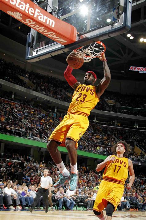 Feel free to use these lebron dunk images as a background for your pc, laptop, android phone, iphone or tablet. Lebron James Dunking Wallpapers (79+ background pictures)