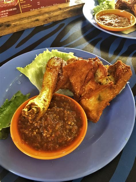 They are a popular snack in maritime southeast asia, and is most closely associated with the culinary traditions of indonesia, in particular javanese cuisine. Sup Power & Ayam Kampung Berapi, Meru Yang Rasanya Sangat Power