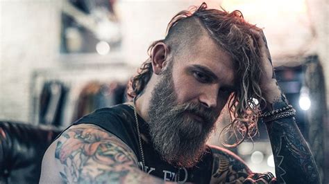 Have you ever liked bjorn or ragnar's hairstyles? 15 Cool Viking Hairstyles for the Rugged Man - The Trend ...