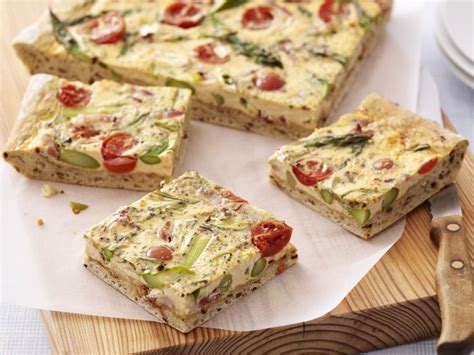 Maybe you would like to learn more about one of these? Spargelquiche vom Blech | Rezepte, Spargel, Essen
