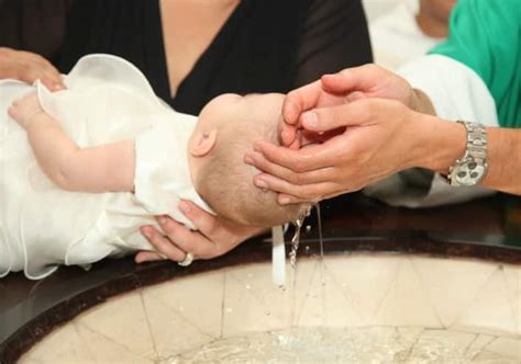 Dazu gehört auch die taufe. 55 schöne Fürbitten zur Taufe + 5 Tipps zum Vortragen