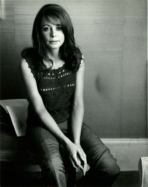 Beautiful Photos Of English Actress Sarah Miles In The S And S Vintage Everyday