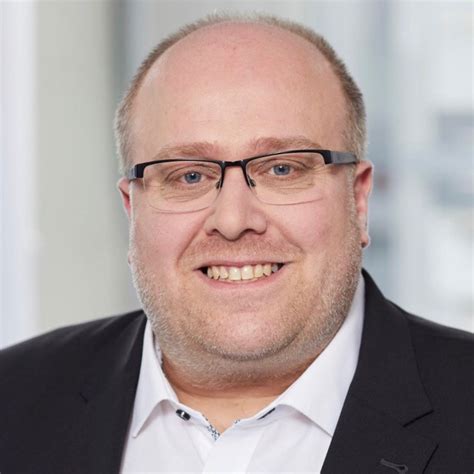 Aus raiffeisenbank oberursel eg wird raiffeisenbank im hochtaunus eg mit ihrer starken marke „meine bank. Sascha Weber - Gruppenleiter/ stv. Bereichsleiter ...