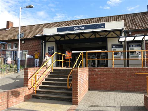 Staines Station Entrance Building © Mike Quinn Cc By Sa20