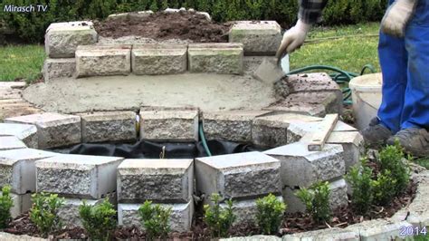 Den hügel für den wasserfall in vielen gärten sind teiche zu finden, mal als kleine zierteiche, mal als fischteiche und mal als möchte der gartenbesitzer einen wasserfall selber bauen, um so seinen gartenteich. Kleine Wasserfall im Garten bauen.Video 1 - YouTube