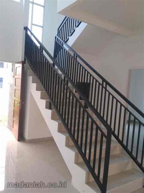 Ada juga material lain yang juga dipakai untuk railing tangga. Harga Railing Tangga Besi Hollow Galvanis Sleman - Madaniah™