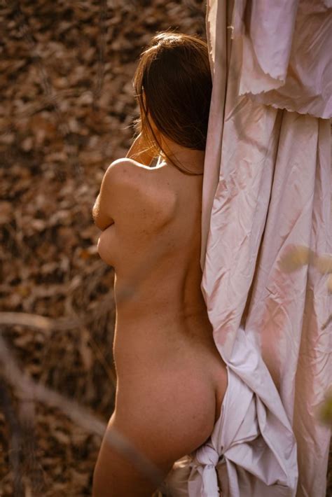 Elizabeth Elam Nude Day To Dusk Photos Thefappening