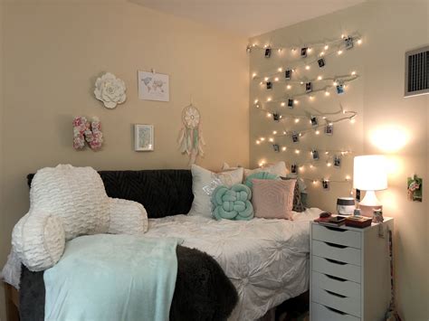 Pink Mint White And Gray Color Themed Dorm Room Dorm Room Styles