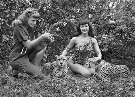 Bunny Yeager Pinup Portraitist Dies At 85 The New York Times
