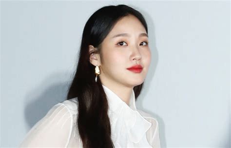 Kim Go Eun Net Worth 2021 How Rich Is The ‘yumis Cells Star Reason