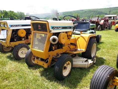 Cub Cadet 107 At Nittany Antique Machinery Show Youtube
