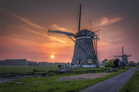 Windmill At Sunset Dutch Windmills Windmill Art Windmill