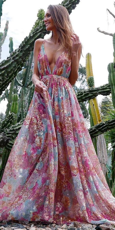 Best wedding guest dresses to wear to a wedding in spring or summer. Trendy Suggestions:15 Beach Wedding Guest Dresses