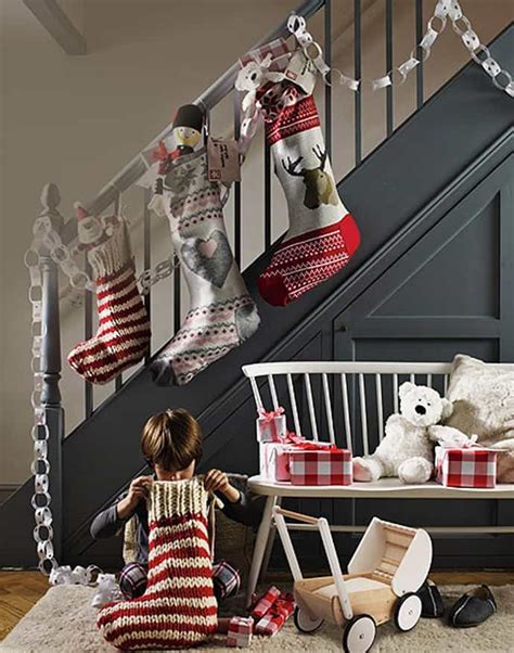 15 Christmas Stockings Decorating Ideas