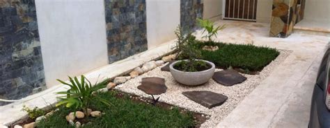 Sebelum masuk ke dalam rumah, didepan terdapat taman kecil yang. 22 Desain Taman Kecil Untuk Lahan Terbatas | homify