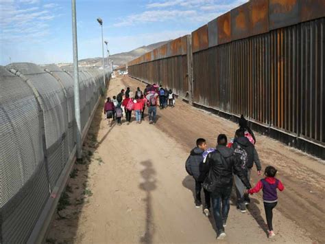 Biden Da Luz Verde Para Reforzar El Muro En La Frontera Con México En