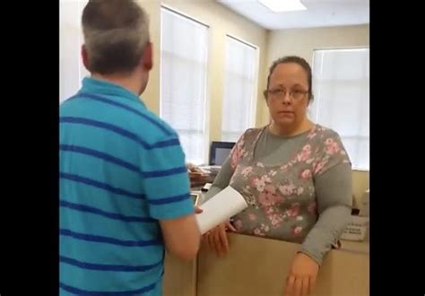 kentucky clerk kim davis held in contempt for refusing to issue marriage licenses going to jail