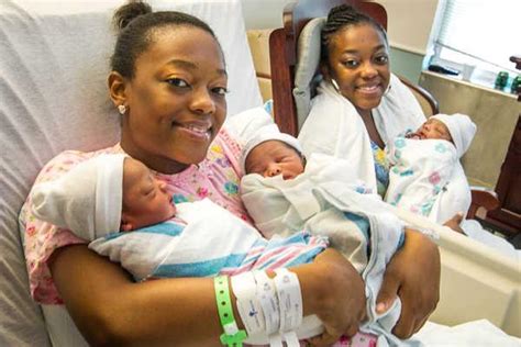 Dailygist360 We Care We Share Video Identical Twin Sisters Give Birth One Hour Apart But
