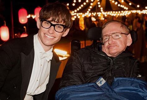 Eddie Redmayne Honors Stephen Hawking