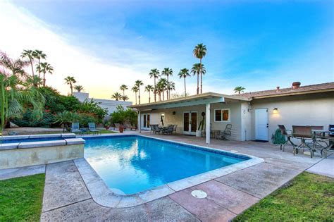 Vacation Rentals In Palm Springs Oranj Palm Vacation Homes