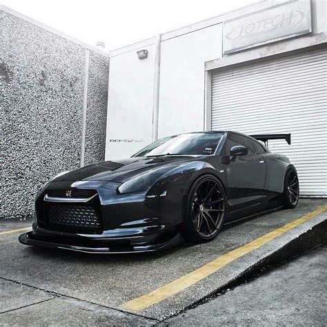 Nissan Gt R R35 With Images Gtr Nissan Gtr Tuner Cars