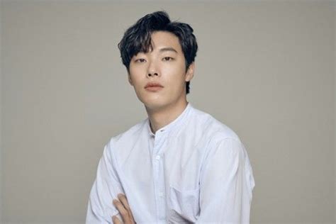 한자어(漢字語)는 한국어 어휘 부류 중 하나로, 한국 한자음으로 발음되는 자체한자 계열 단어를 말한다. "어린이 후원 같이 해요"…류준열, 한국컴패션 프로그램 동참 ...