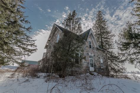 A Dying Breed Ontarios Forgotten Abandoned Houses Huffpost Canada
