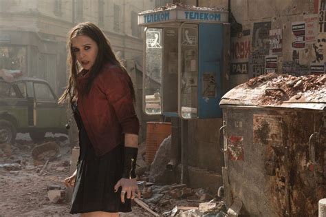 Avengers 2 Elizabeth Olsen Talks Scarlet Witchs Accent Costume