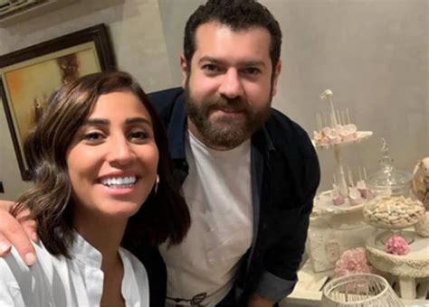 يمنحك فيسبوك إمكانية التواصل مع الأشخاص ومشاركة ما تريد معهم. صورة- بهذه الكلمات هنأت دينا الشربيني عمرو يوسف وزوجته ...