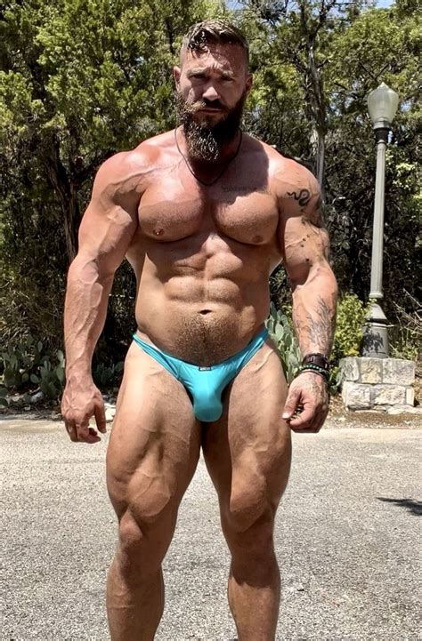 Pin On Beefy Muscular Physiques