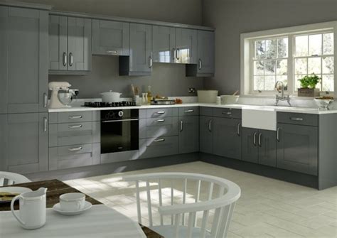 Les peintures aérosol pour meubles sont disponibles en une large variété de couleurs et de textures pouvant couvrir de nombreux matériaux différents comme le bois, le métal et même le. Couleur Cuisine Gris Et Blanc - Stardoll-Moje-Miejsce
