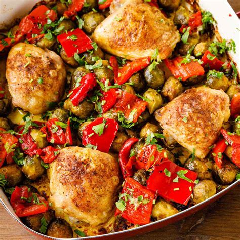 One Pan Chicken Thighs With Roasted Peppers Paleo Grubs