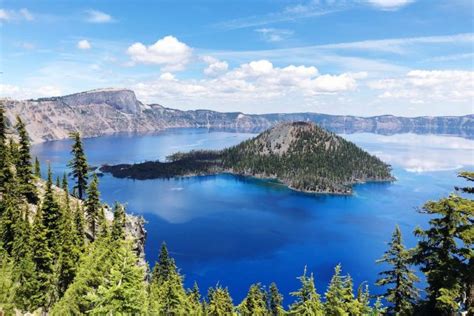 Top 16 Clearest Lakes In The Us That Are A Must Visit