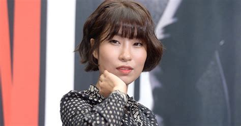 The most likely homebody of all. Lee Se Young declines "Best Comedian" award after sexual ...