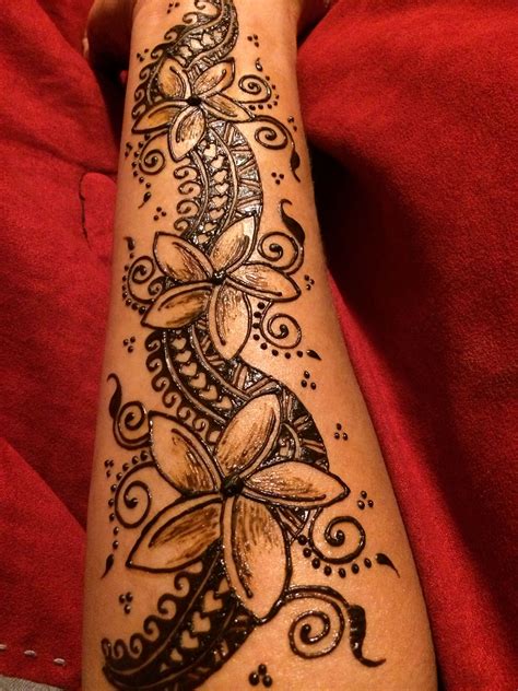 However, its most important use comes in a hindu wedding. Henna meaning.