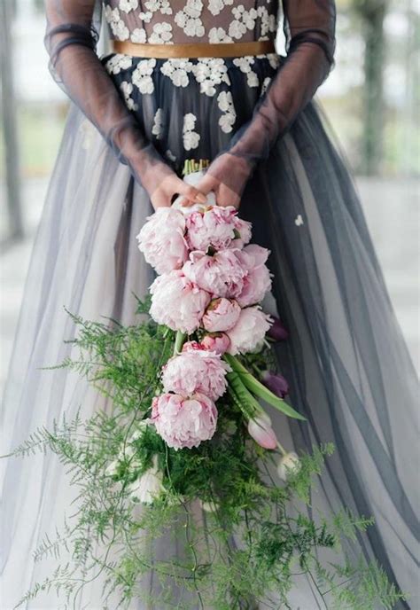 We've rounded up our 10 best peony bouquets to buy online, from florists such as bloom & wild, flowerbx, appleyard and waitrose. 20+ Most Gorgeous Peony Wedding Bouquets Ever!