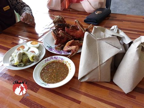 Jika sudah ok rasanya, masak ayam hingga empuk dan kuah sedikit mengental. Shah's Travel Diary: Nasi Paku Ayam Kampung Kota Bharu Review