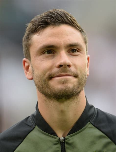 Fc köln riss sich nach was soll ich denn hier dampf ablassen, blaffte hector nach dem bitteren 0:1 (0:0), immer diese scheißfragen! zuvor hatte sich der reporter. Jonas Hector privat: DARUM spielt der Nationalspieler ...