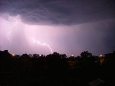Jun 24, 2021 · a severe thunderstorm has been located near hobbs, new mexico, tracking to the southeast at 15 mph. UPDATE Waltham Weather: Severe Thunderstorm Watch, Tornado ...