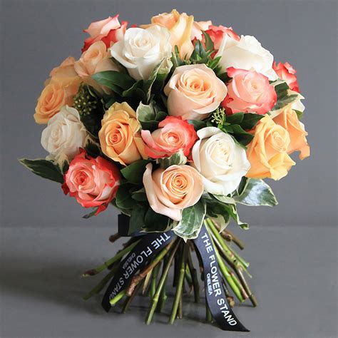 Luxury Bouquet Of Peach Ecuadorian Roses Same Day Flower Delivery